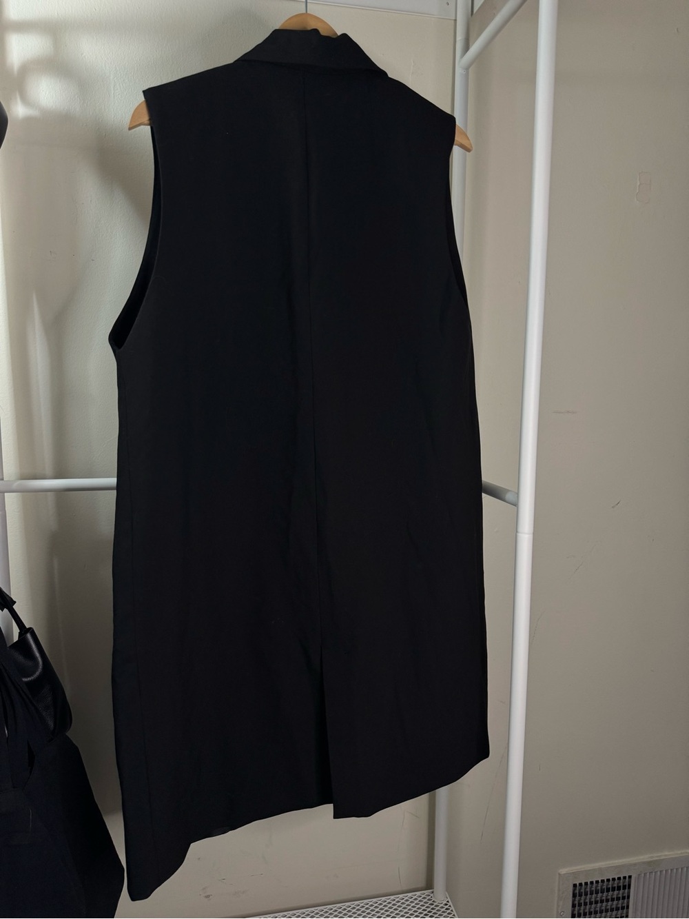 Zara Black Long Sleeveless Blazer - Picture 2 of 3